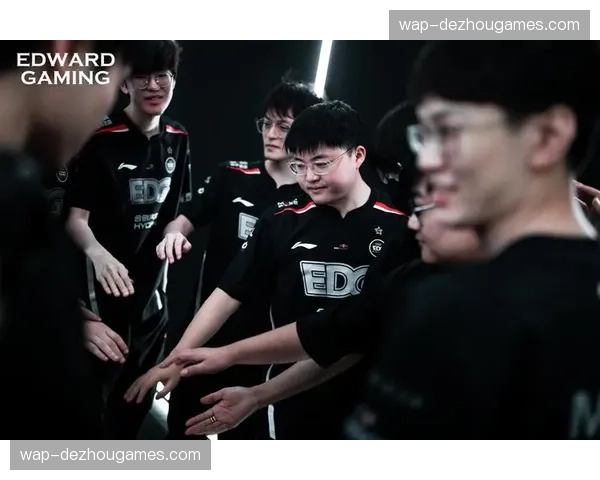 联盟商业利益与判罚公正博弈，巨星技犯撤销引舆论反弹